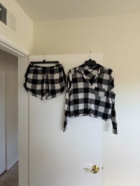 Colsie Black & White Buffalo Plaid Button-Up Shirt